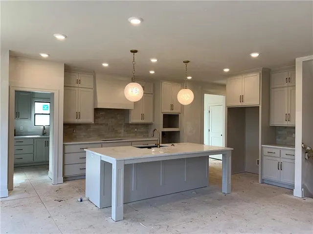 $759,999 | 10515 North Liberty Street, Kansas City, MO 64155