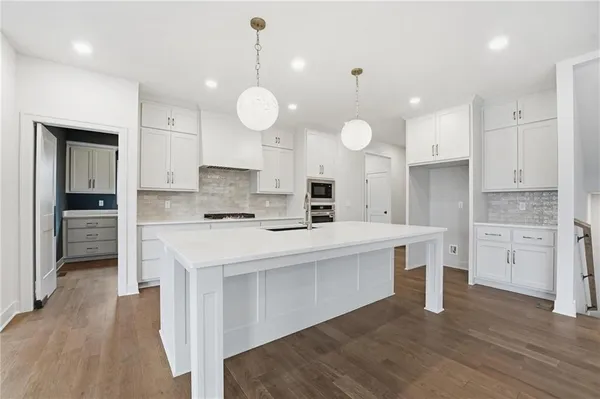 $759,999 | 10515 North Liberty Street, Kansas City, MO 64155