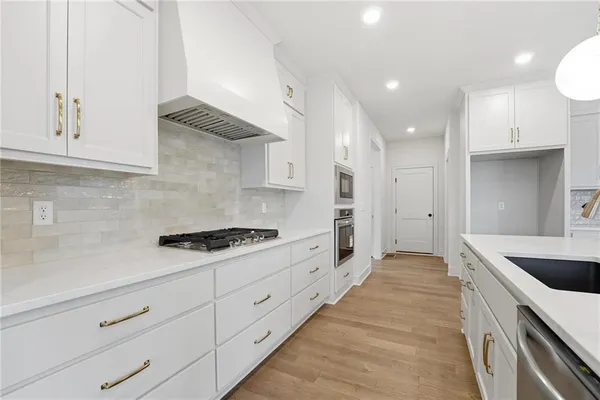 $759,999 | 10515 North Liberty Street, Kansas City, MO 64155