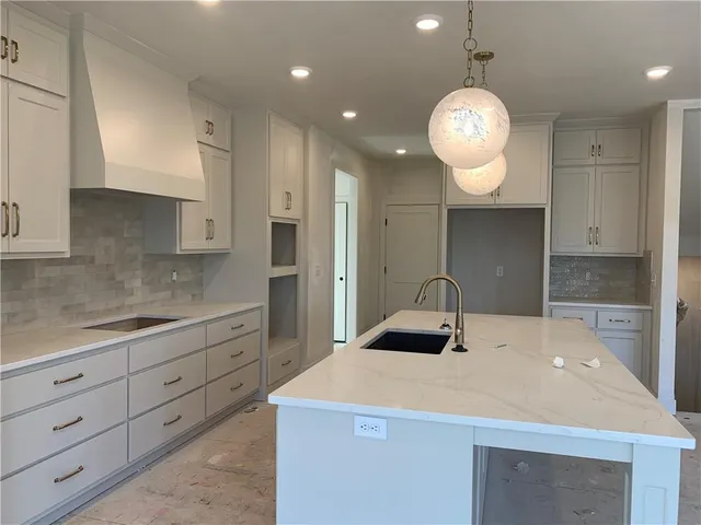 $759,999 | 10515 North Liberty Street, Kansas City, MO 64155