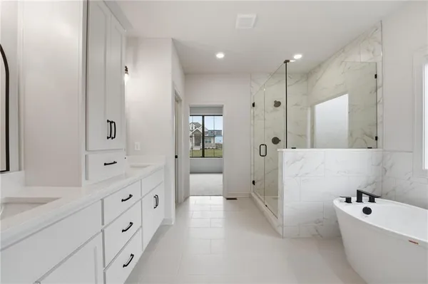 $759,999 | 10515 North Liberty Street, Kansas City, MO 64155