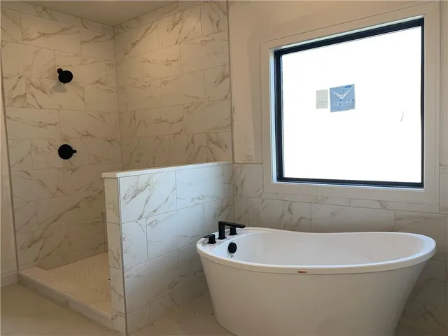 $759,999 | 10515 North Liberty Street, Kansas City, MO 64155