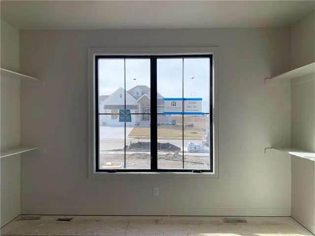 $759,999 | 10515 North Liberty Street, Kansas City, MO 64155