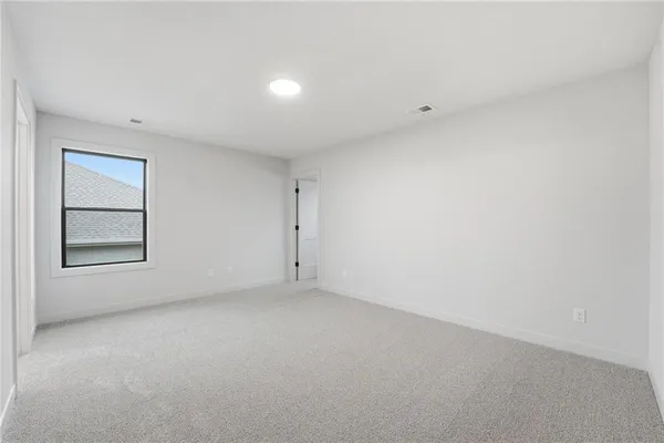 $759,999 | 10515 North Liberty Street, Kansas City, MO 64155