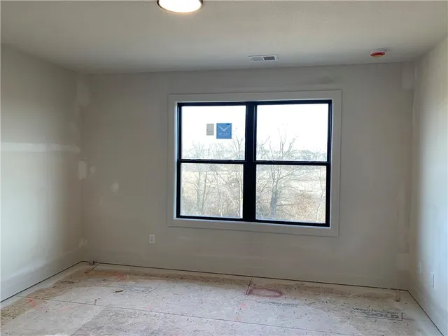 $759,999 | 10515 North Liberty Street, Kansas City, MO 64155