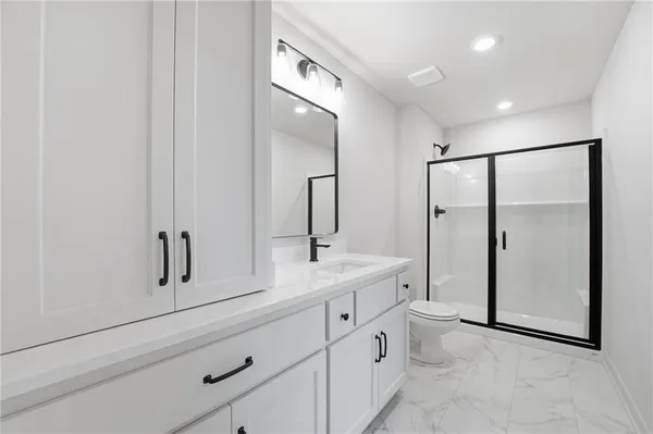 $759,999 | 10515 North Liberty Street, Kansas City, MO 64155