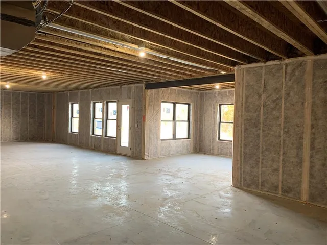 $759,999 | 10515 North Liberty Street, Kansas City, MO 64155