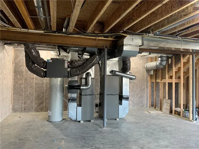 $759,999 | 10515 North Liberty Street, Kansas City, MO 64155