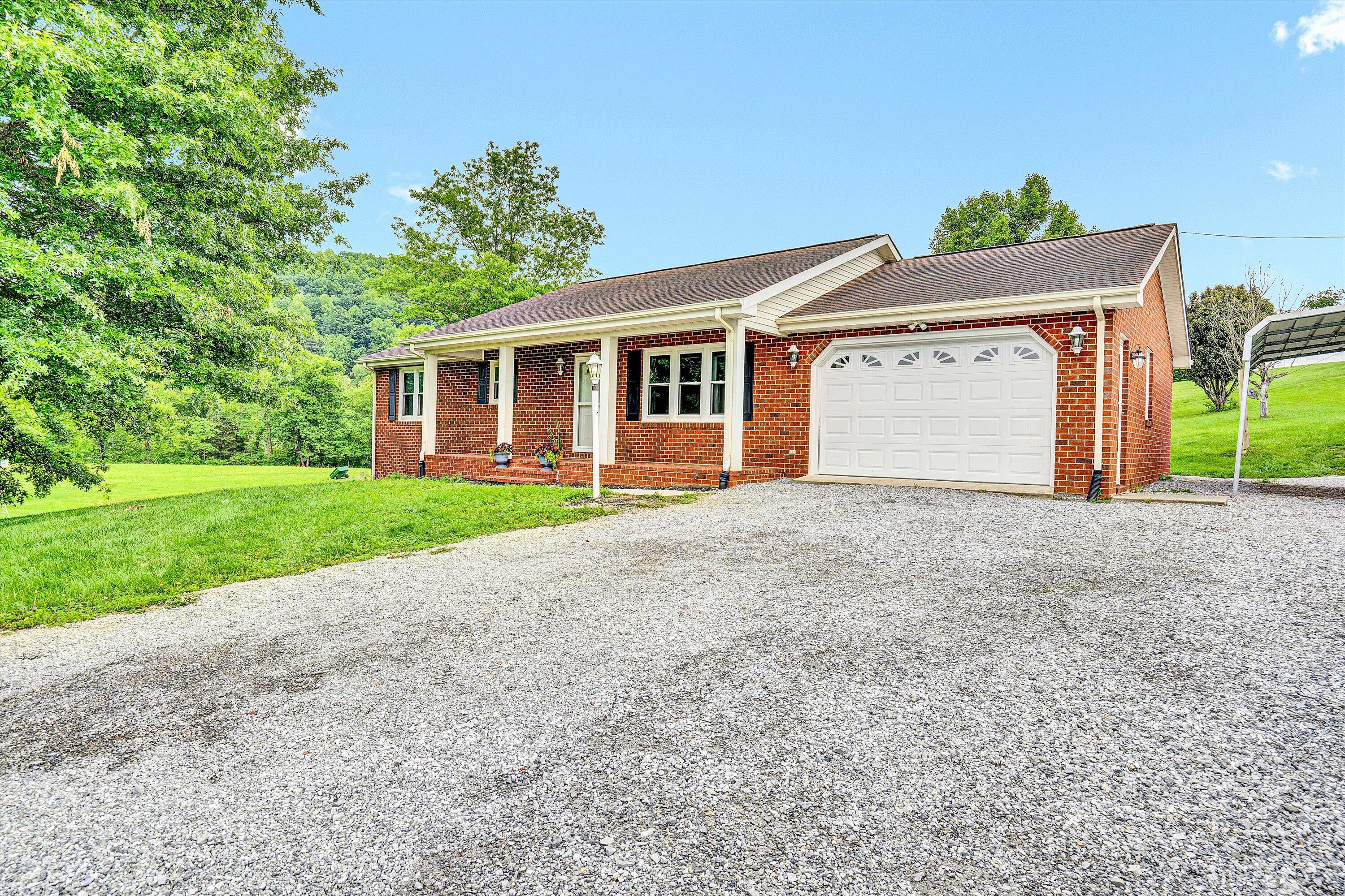 4 Arch Mill Road Fincastle, VA 24090 - Photo 3 of 49 03-DSC00236