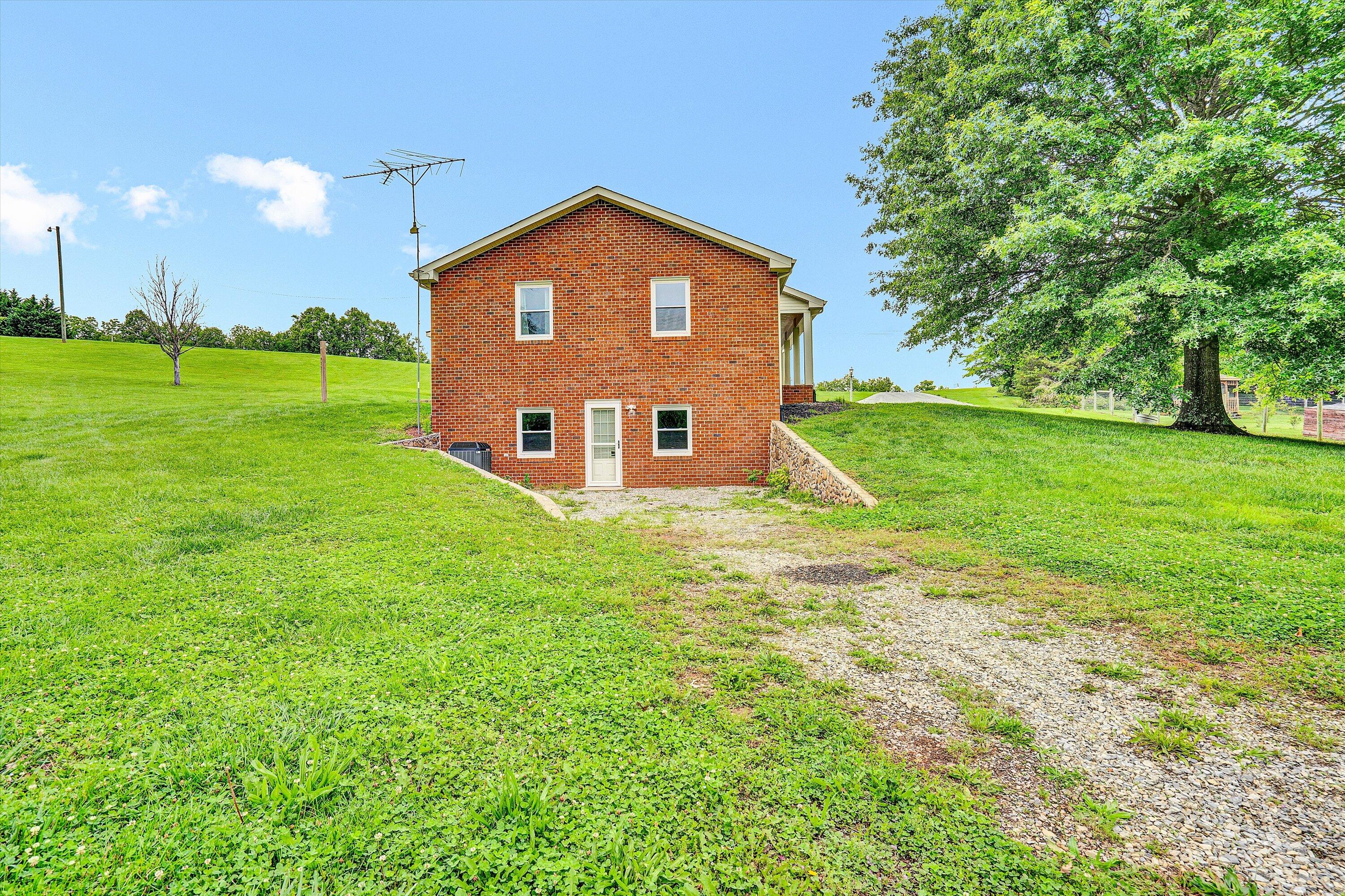 4 Arch Mill Road Fincastle, VA 24090 - Photo 45 of 49 45-DSC00211