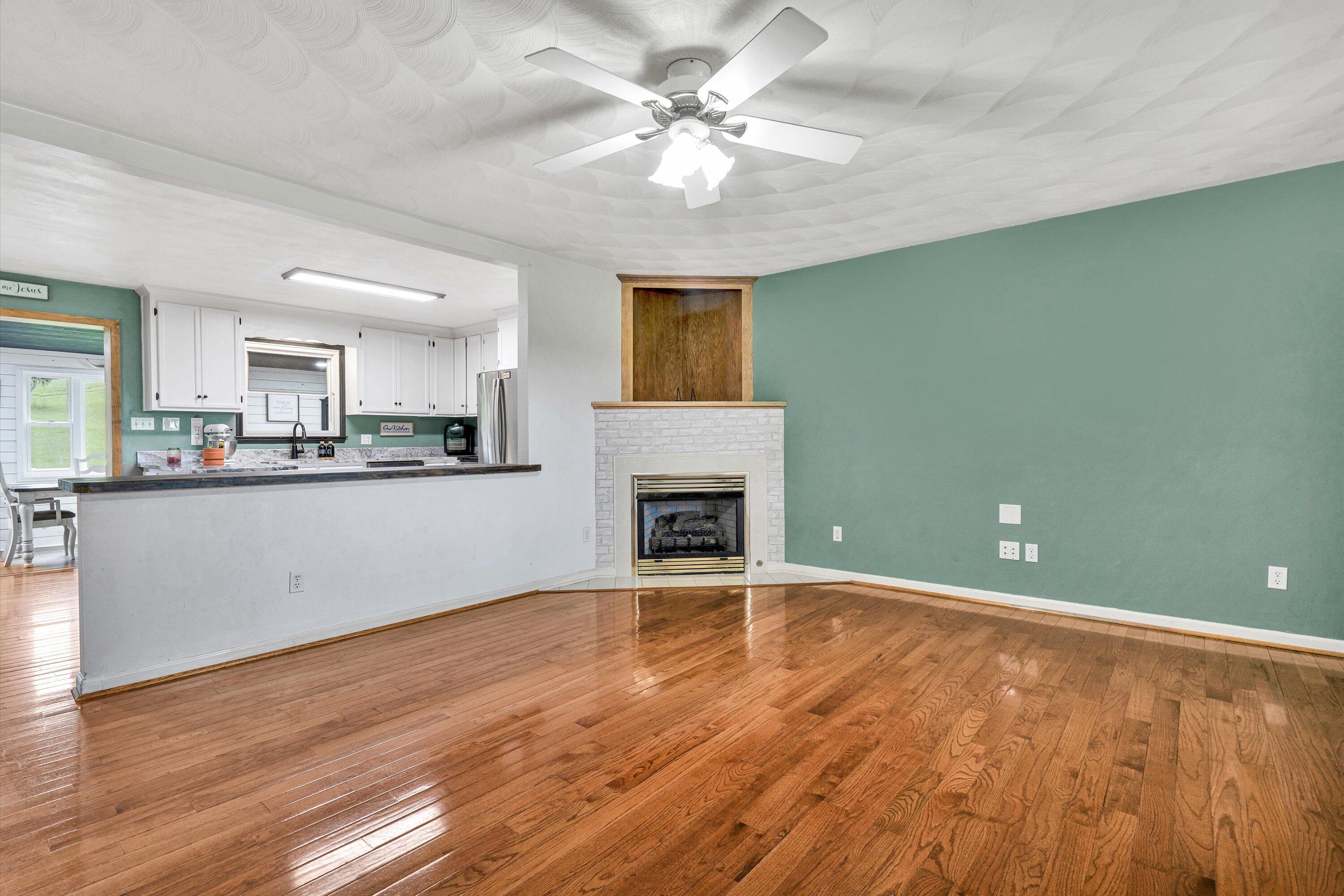 4 Arch Mill Road Fincastle, VA 24090 - Photo 6 of 49 06-DSC00001