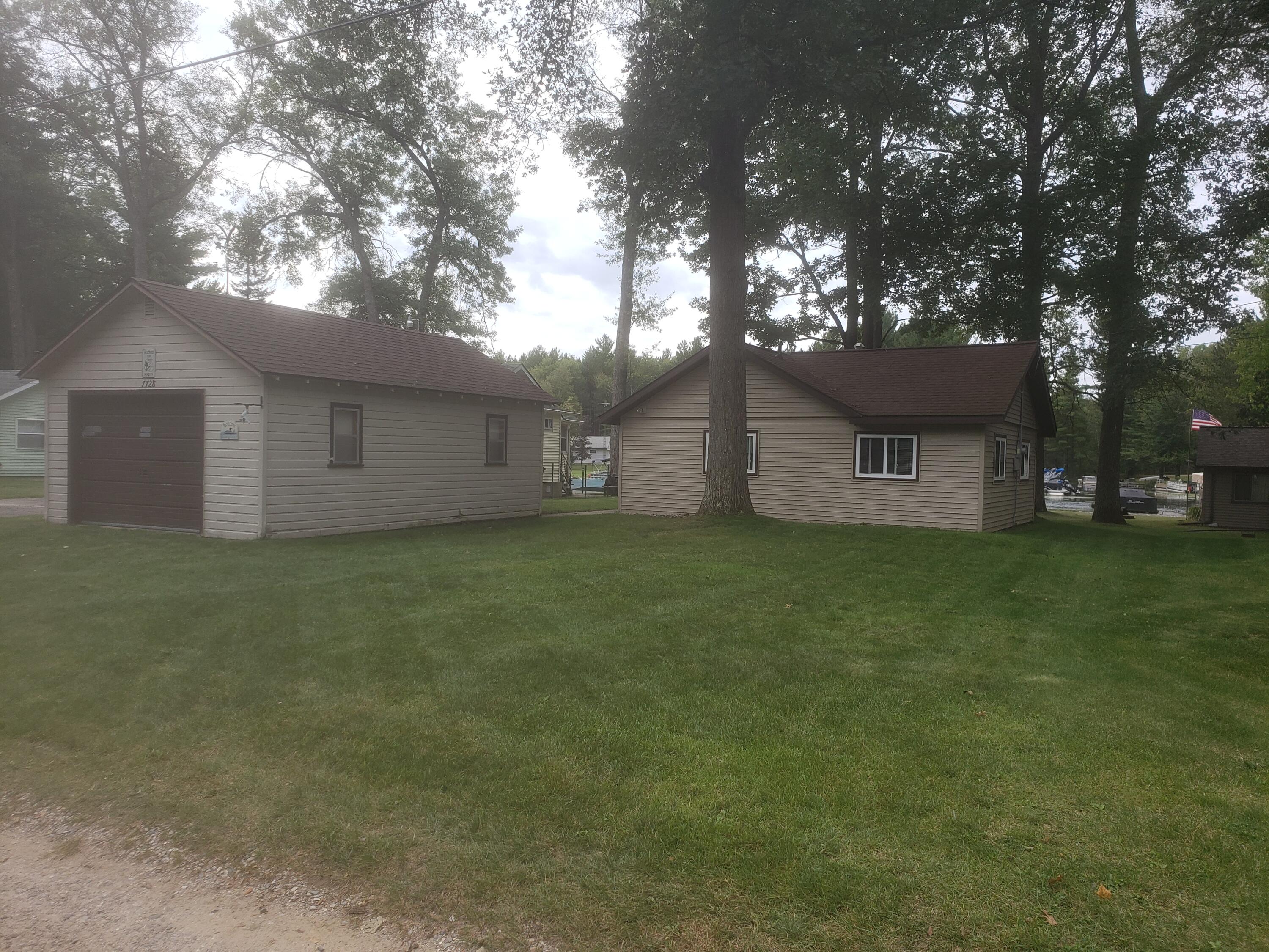 7728 Riverside Drive St. Helen, MI 48656 - Photo 2 of 30 Gallery Image 2