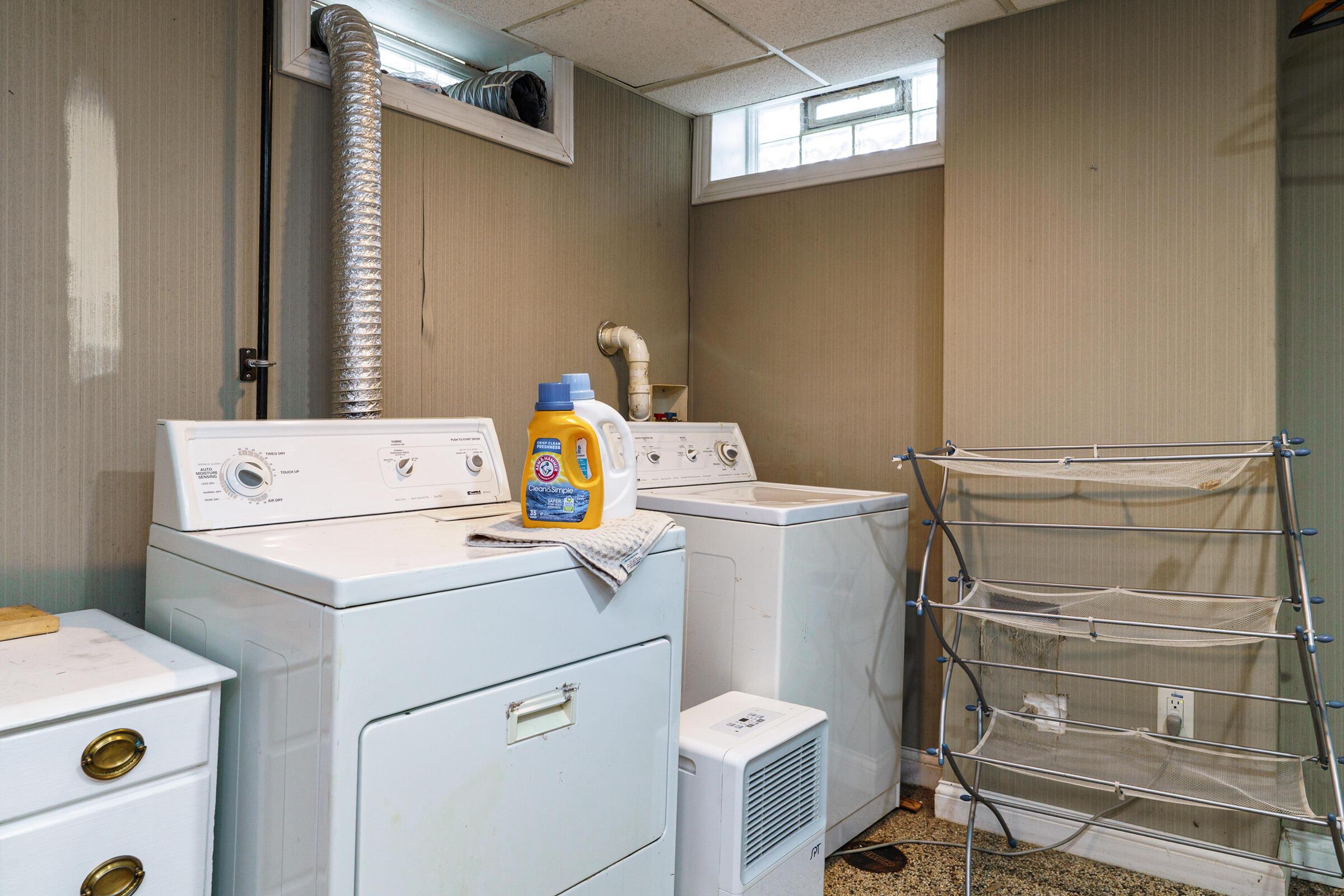 74 East Torrence Road Columbus, OH 43214 - Photo 34 of 43 Laundry area in basement