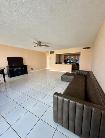 $285,000 | 2150 Sans Souci Boulevard, Unit B811, North Miami, FL 33181