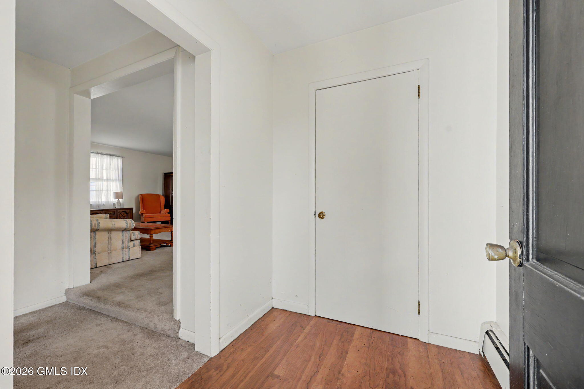 17 Cary Road Riverside, CT 06878 - Photo 3 of 25 Entryway