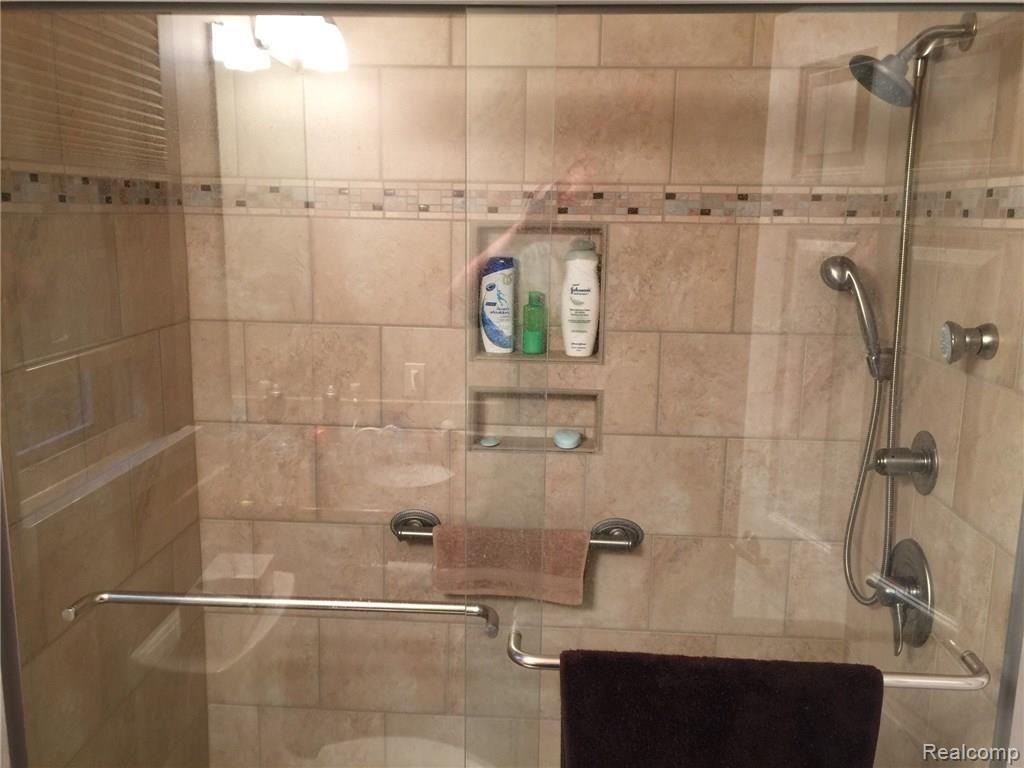 40599 Village Wood Road Novi, MI 48375 - Photo 22 of 43