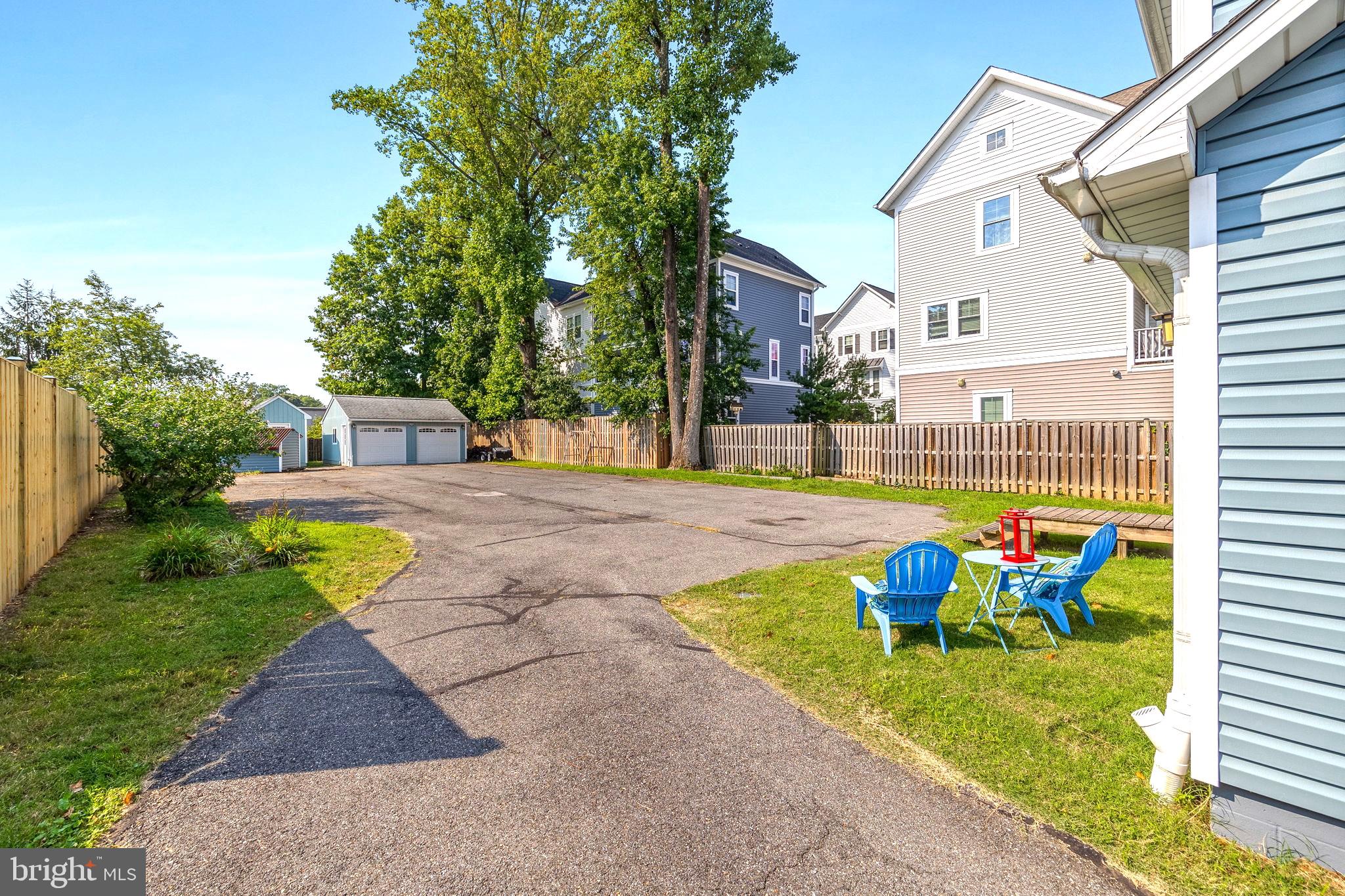 2569 Housley Road Annapolis, MD 21401 - Photo 5 of 37 Expansive Parking