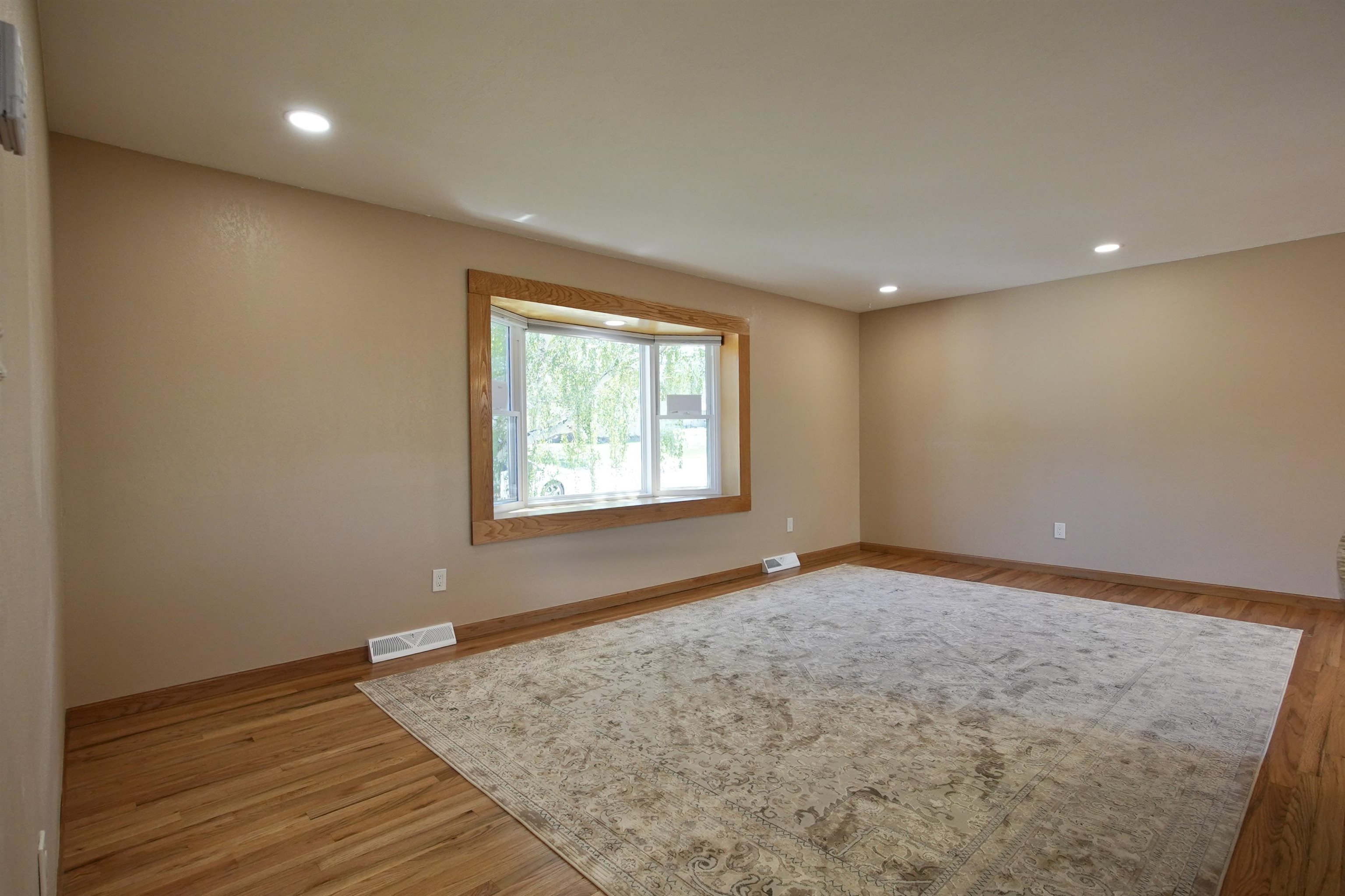 1460 Manor Drive Casper, WY 82609 - Photo 13 of 48