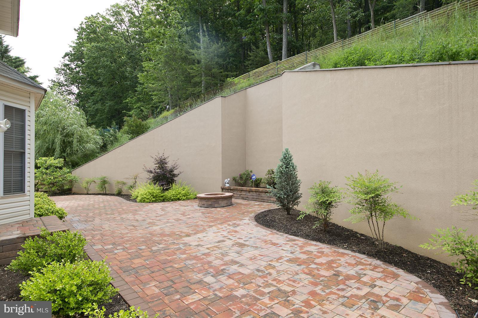 115 Gloucester Road Front Royal, VA 22630 - Photo 9 of 30 Exterior (Rear)