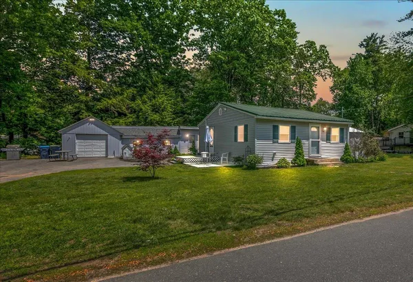 $495,000 | 22 Collettes Grove Road, Derry, NH 03038