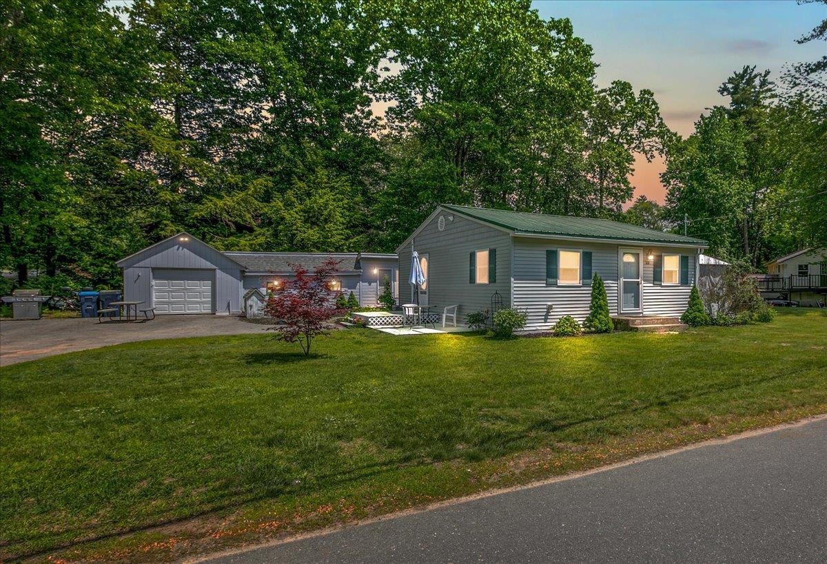22 Collettes Grove Road Derry, NH 03038 - Photo 1 of 23