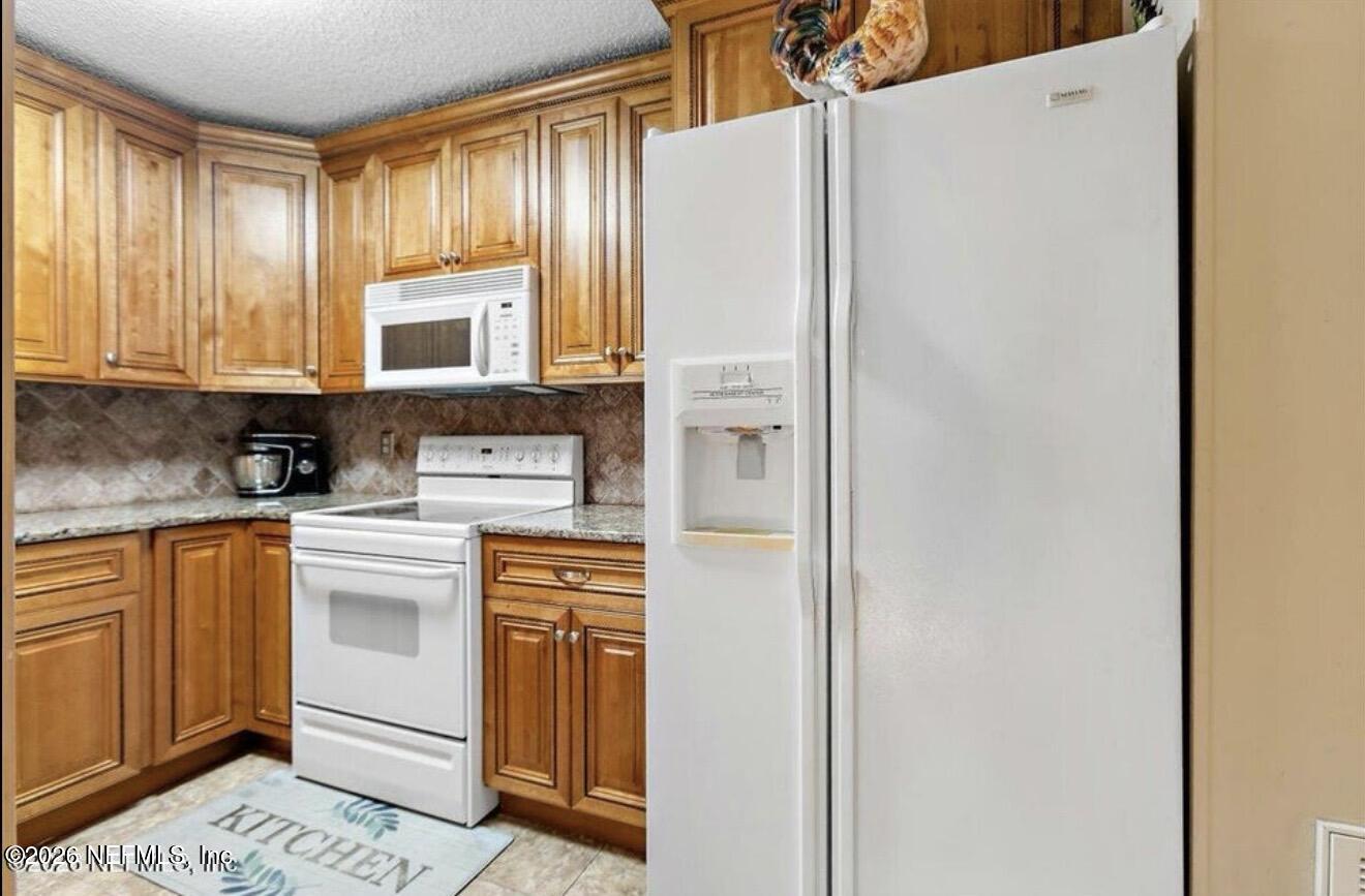 3801 Crown Point Road, Unit 1273 Jacksonville, FL 32257 - Photo 7 of 18 06 Kitchen