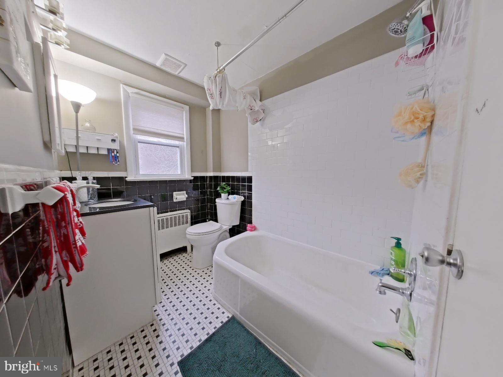 1413 Green Valley Road Norristown, PA 19401 - Photo 17 of 28 Bathroom