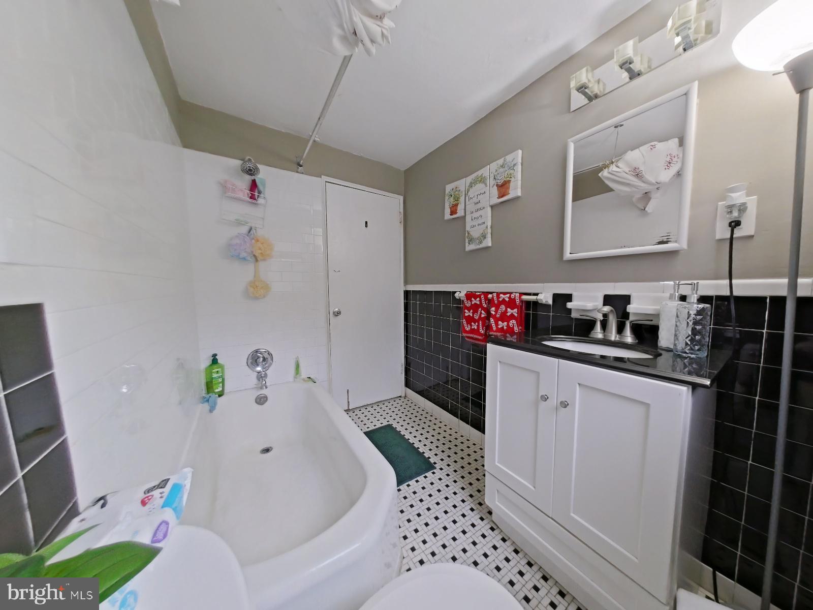 1413 Green Valley Road Norristown, PA 19401 - Photo 18 of 28 Bathroom