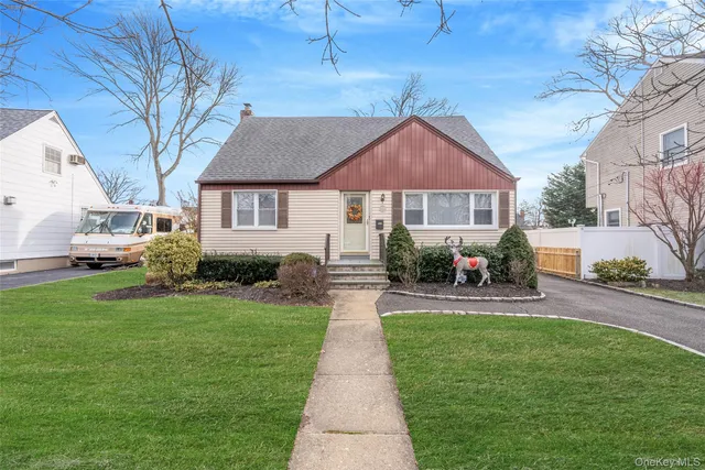 $749,999 | 204 Maeder Avenue, North Merrick, NY 11566