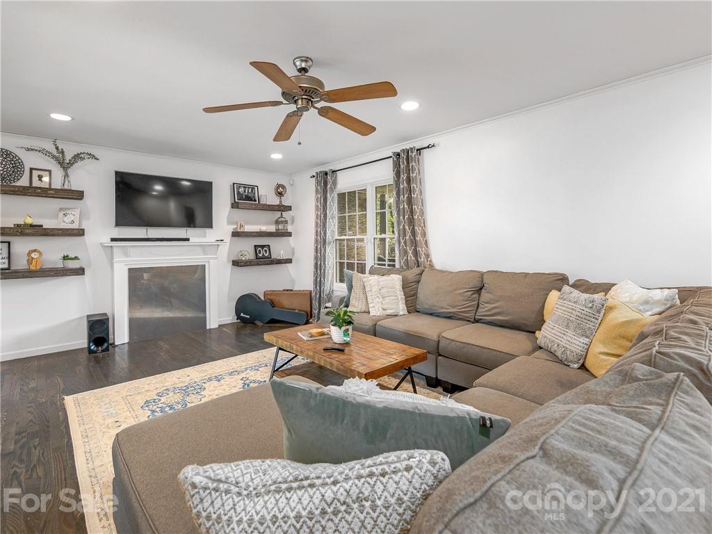 308 Jones Road Fletcher, NC 28732 - Photo 5 of 25 Gallery Image 5