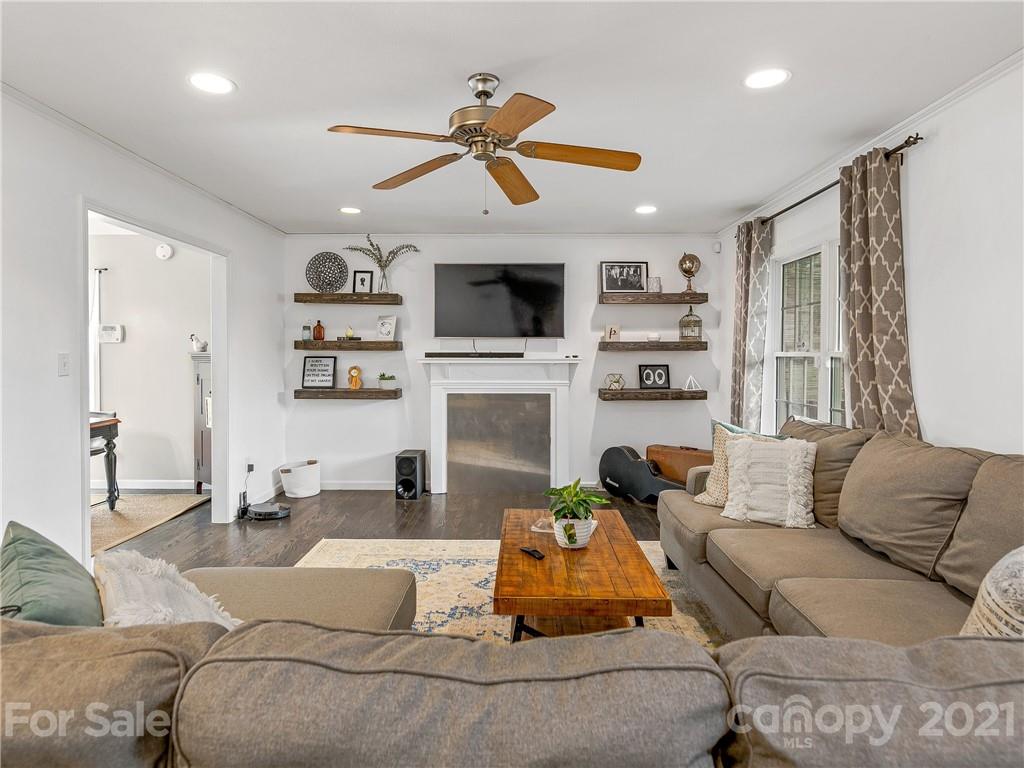 308 Jones Road Fletcher, NC 28732 - Photo 6 of 25 Gallery Image 6