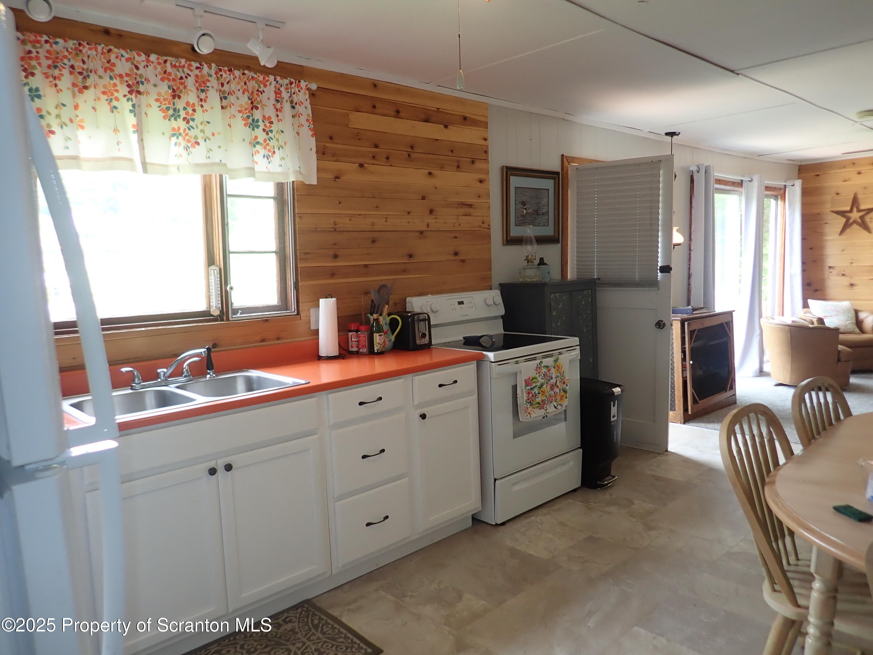 265 South Lk Road Montrose, PA 18801 - Photo 12 of 34 kitchen