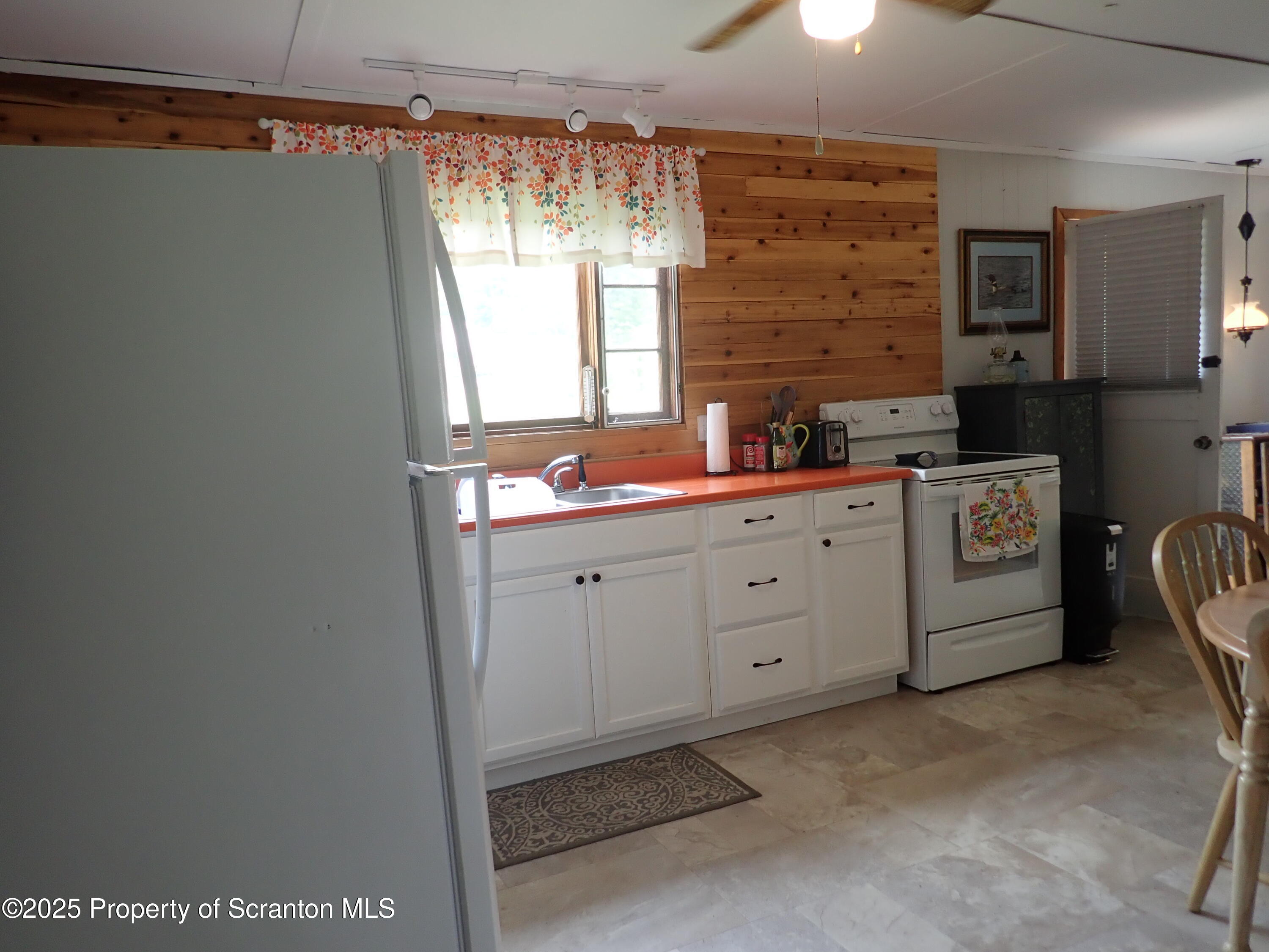 265 South Lk Road Montrose, PA 18801 - Photo 13 of 34 Kitchen