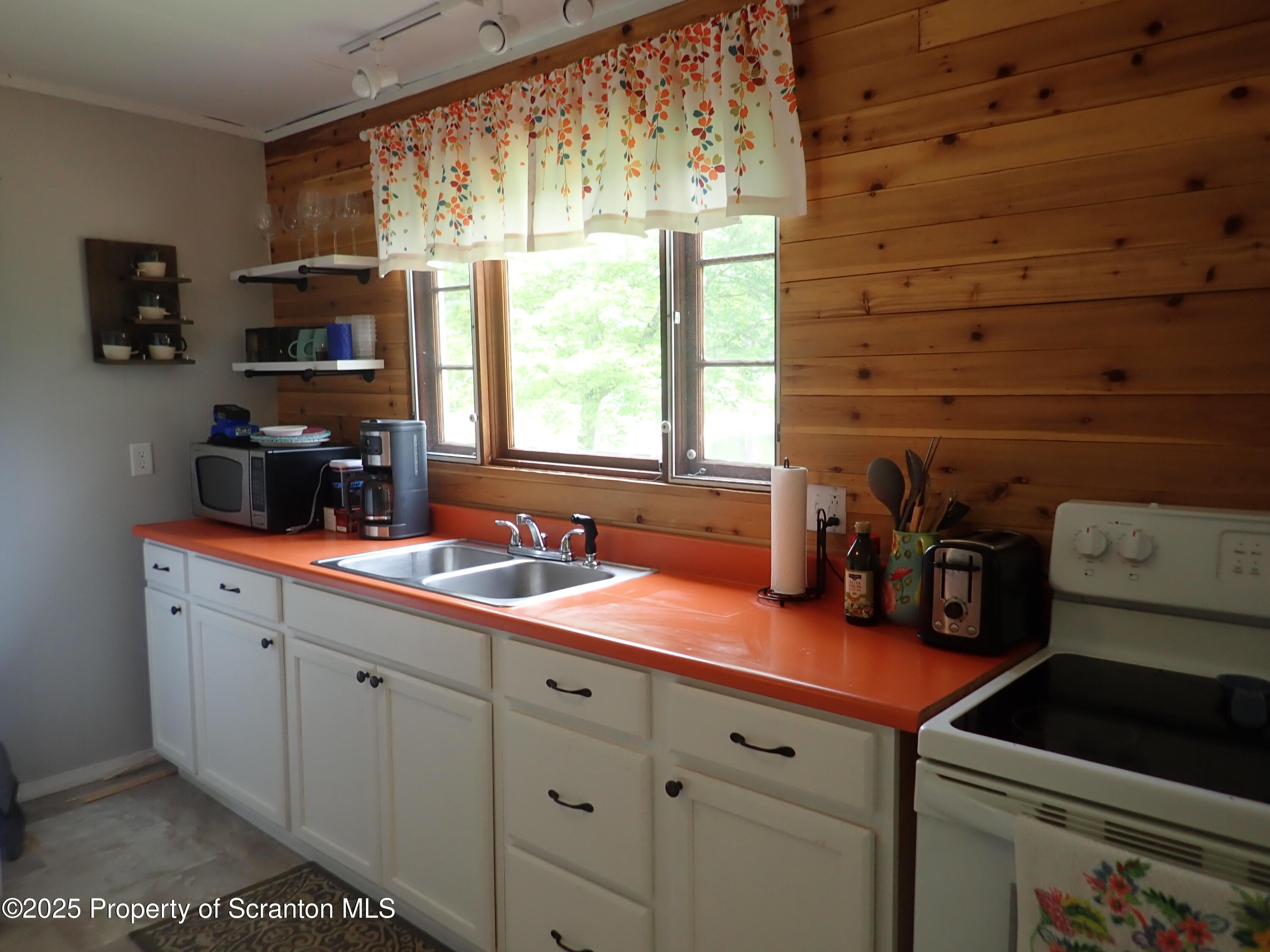 265 South Lk Road Montrose, PA 18801 - Photo 14 of 34 kitchen