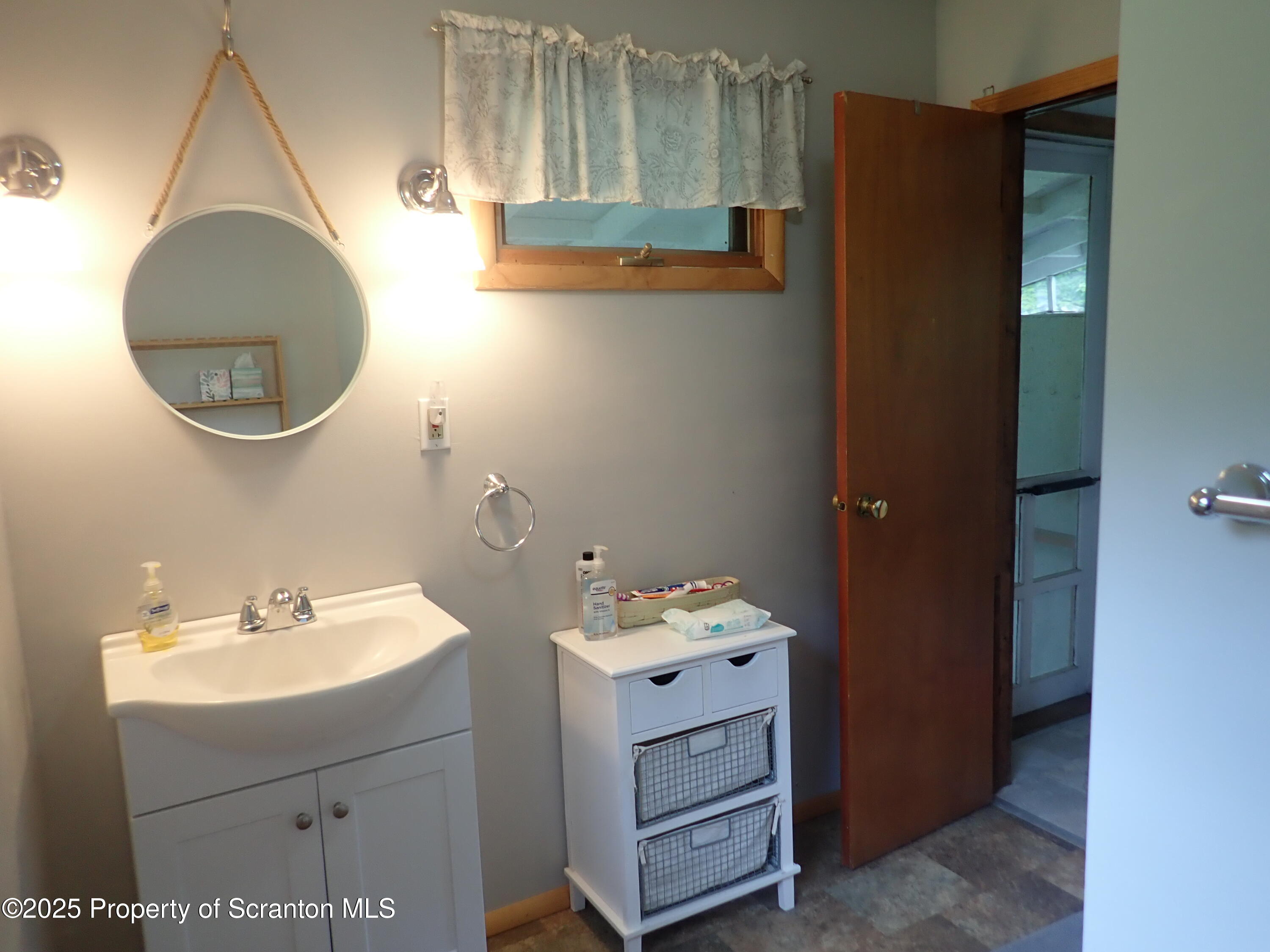 265 South Lk Road Montrose, PA 18801 - Photo 19 of 34 bath