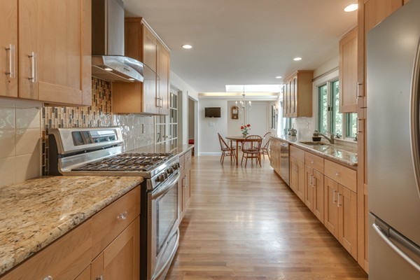 118 Claybrook Road Dover, MA 02030 - Photo 15 of 28