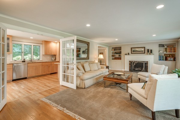 118 Claybrook Road Dover, MA 02030 - Photo 9 of 28