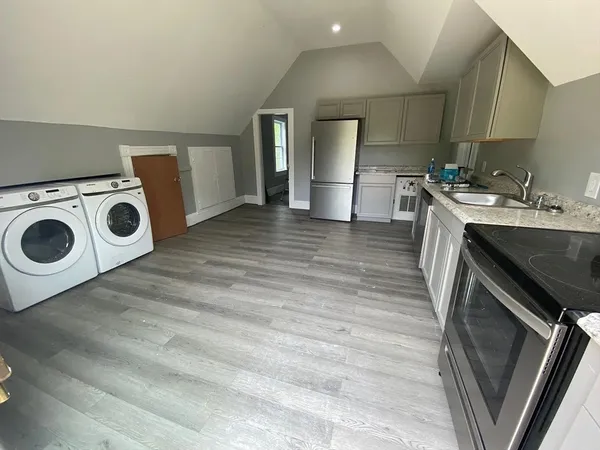 $2,900 | 5 Pilgrim Street, Unit 2, Kingston, MA 02364