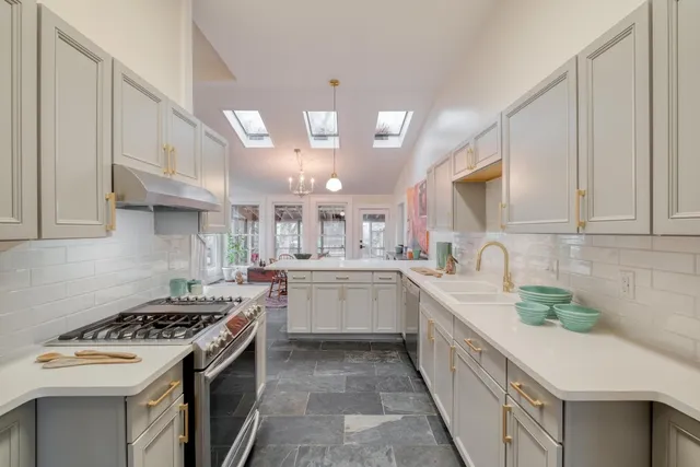 $550,000 | 705 Hudgins Street, Smithville, TX 78957