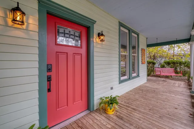 $550,000 | 705 Hudgins Street, Smithville, TX 78957