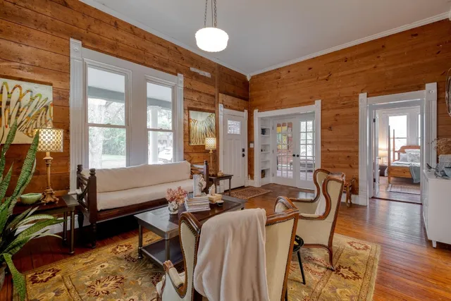 $550,000 | 705 Hudgins Street, Smithville, TX 78957