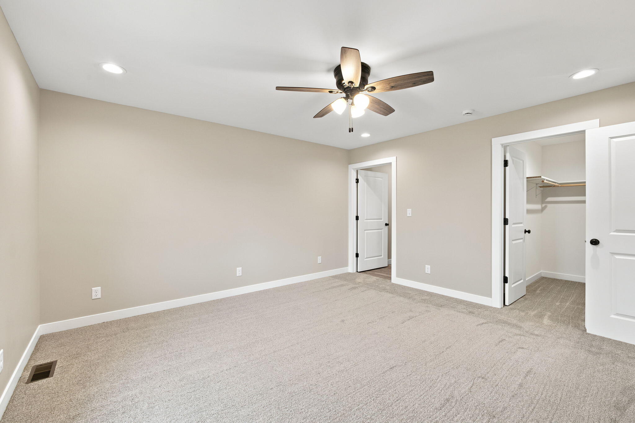 821 9th Street Southwest, Unit 2A De Motte, IN 46310 - Photo 20 of 31 2048x1365