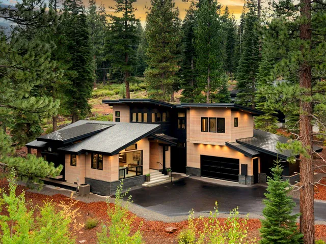 $2,995,000 | 10621 Carson Range Road, Truckee, CA 96161
