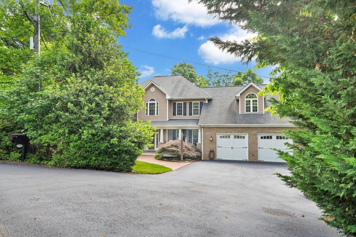 1236 Longview Road Roanoke, VA 24018 - Photo 3 of 58 003