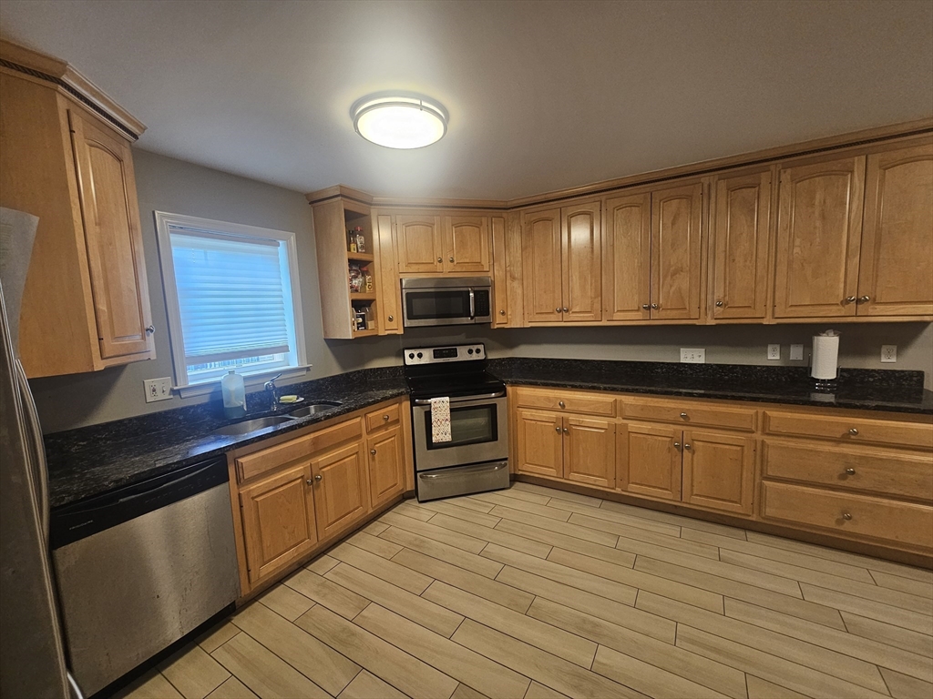 84 Valmor Street Worcester, MA 01604 - Photo 11 of 29