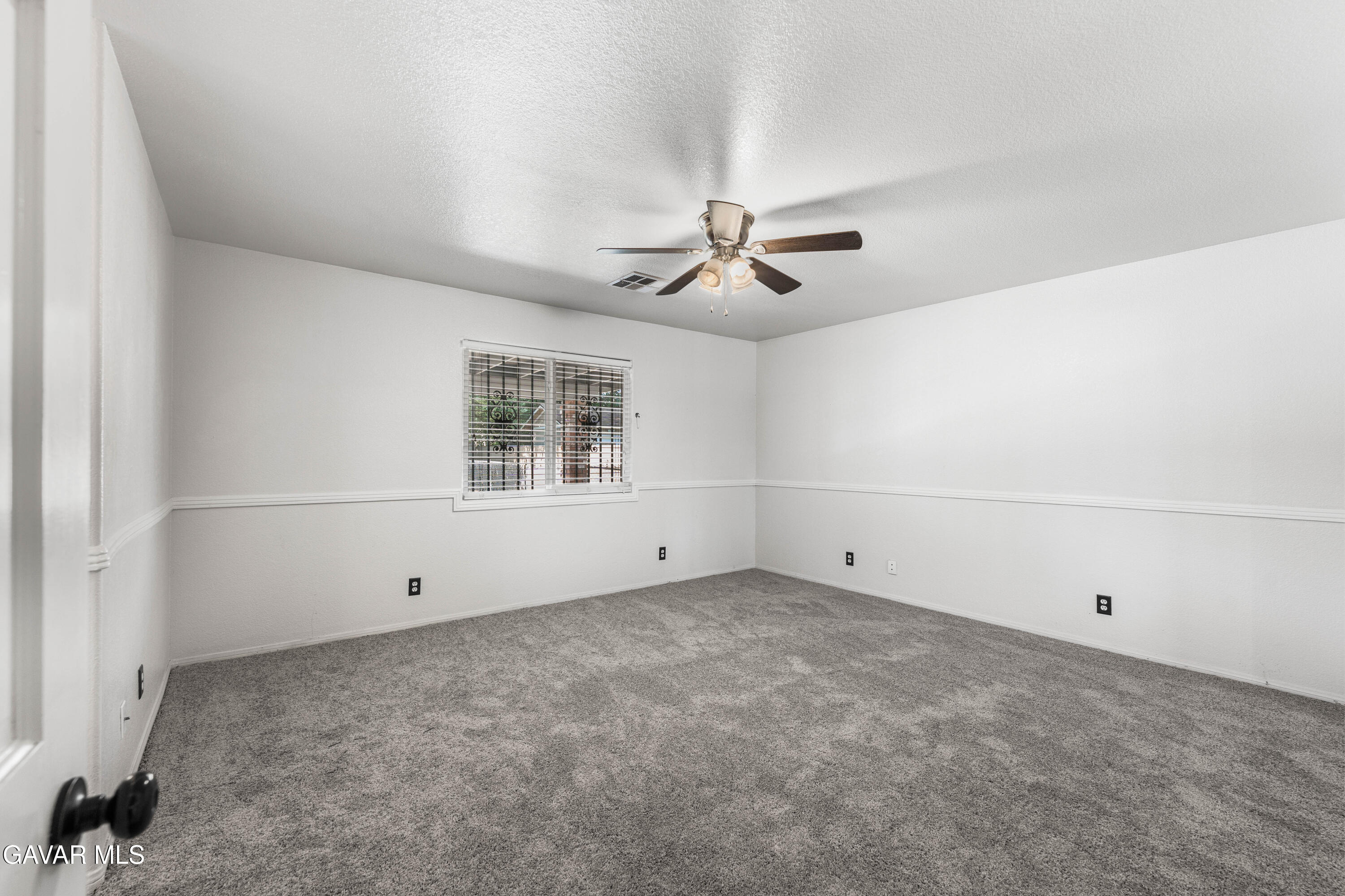 5241 East Ave R 12 Palmdale, CA 93552 - Photo 30 of 48 E Ave R12-28