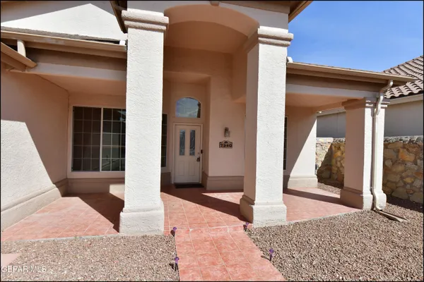 a view of an entryway of house