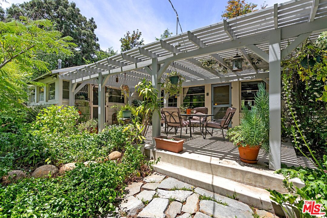 716 Katherine Road Simi Valley, CA 93063 - Photo 1 of 33