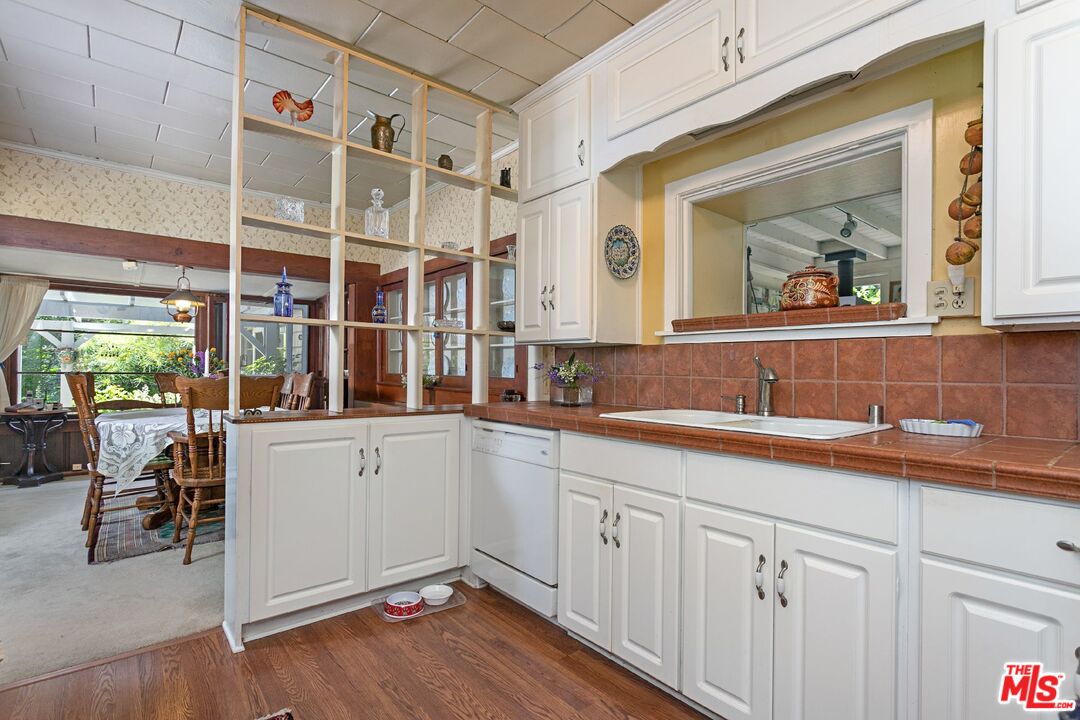 716 Katherine Road Simi Valley, CA 93063 - Photo 11 of 33