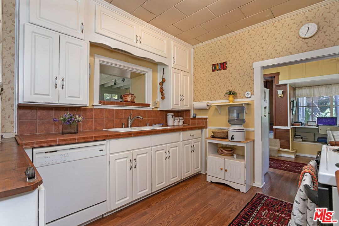 716 Katherine Road Simi Valley, CA 93063 - Photo 10 of 33